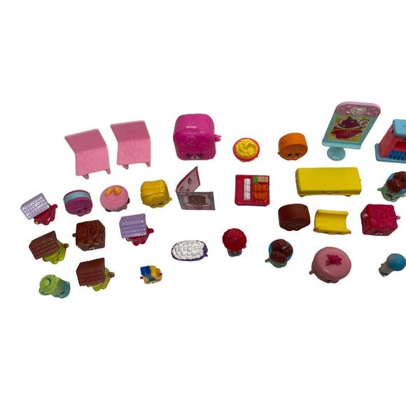 50 SHOPKINS Mixed Seasons VARIOUS FIGURES Lot Mushrooms Food Furniture - Picture 6 of 6